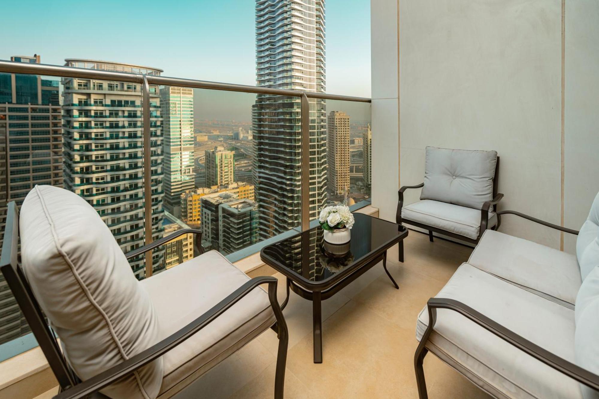 Prime Retreats - Sparkle Tower Marina Apartment