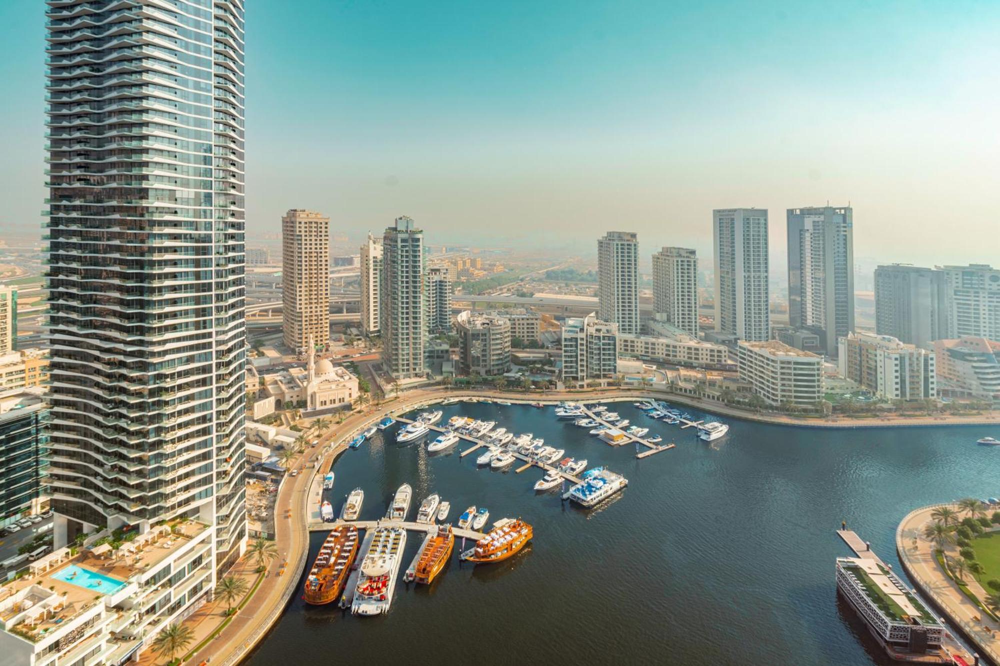 Prime Retreats - Sparkle Tower Marina Apartment